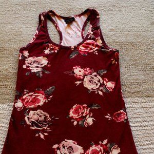 Women's Wine Colored Floral Print Rue 21 Tank Top Size Medium